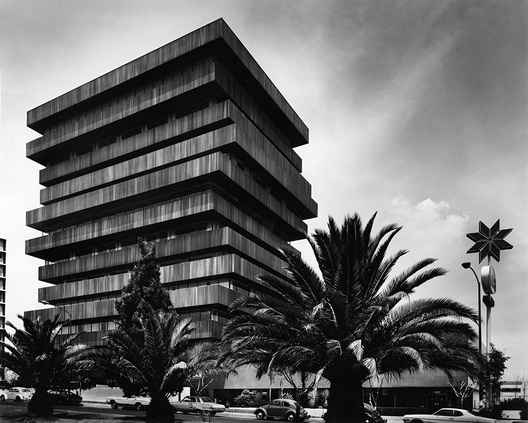 El MoMA presenta exposición de arquitectura latinoamericana - Palmas 555