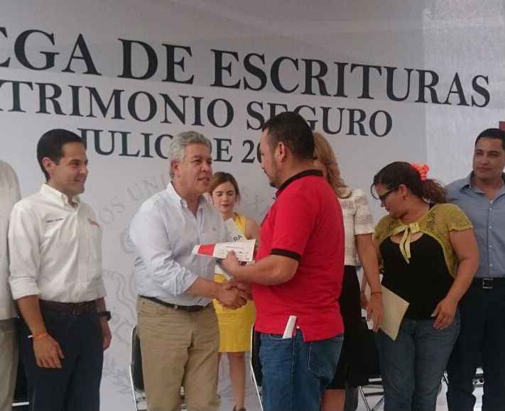 Entrega Infonavit más de 1,600 escrituras en Sonora - Penchyna 1
