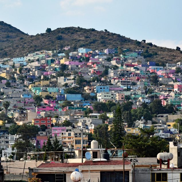 Propuesta del Infonavit normaliza la invasión de vivienda: Urbano