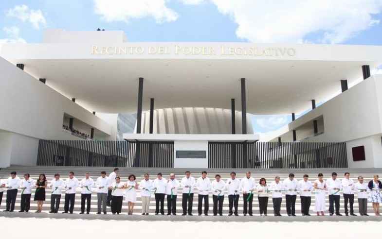 Inauguran el edificio del Congreso de Yucatán - Resize of IMG 4751