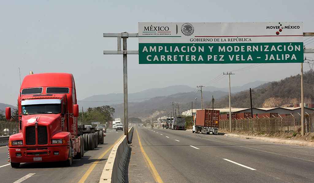 SCT moderniza la carretera Pez Vela-Jalipa