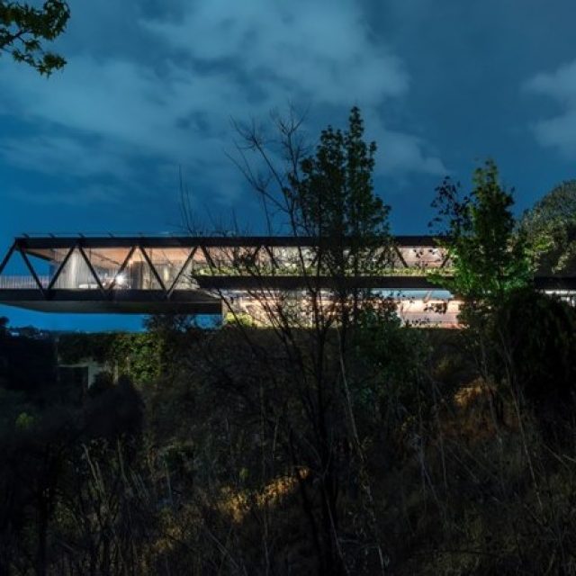 Taller LBR&A, de Benjamín Romano, es premiado en los Iconic Awards ...