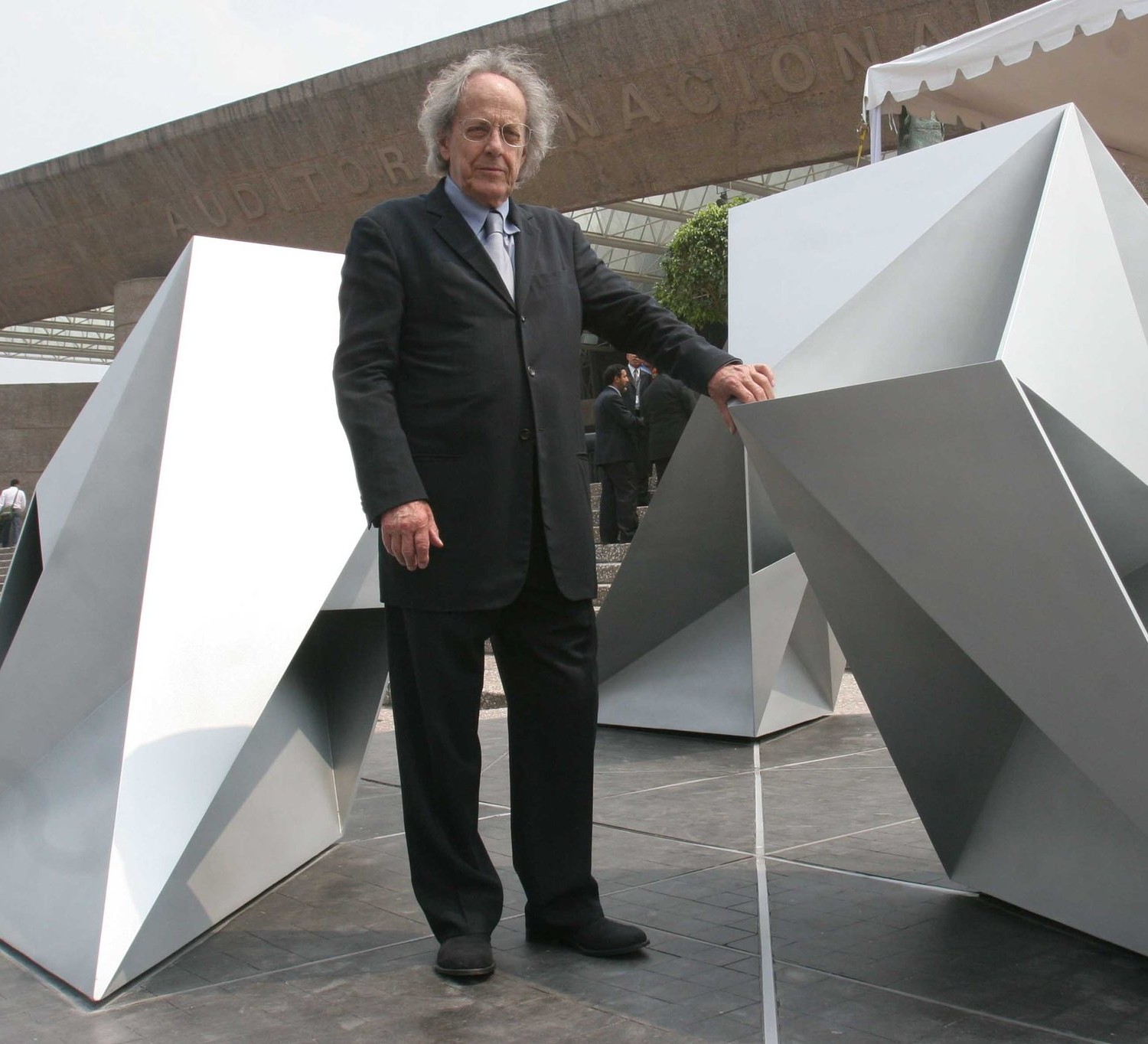 Teodoro González de León, a 9 años de su partida