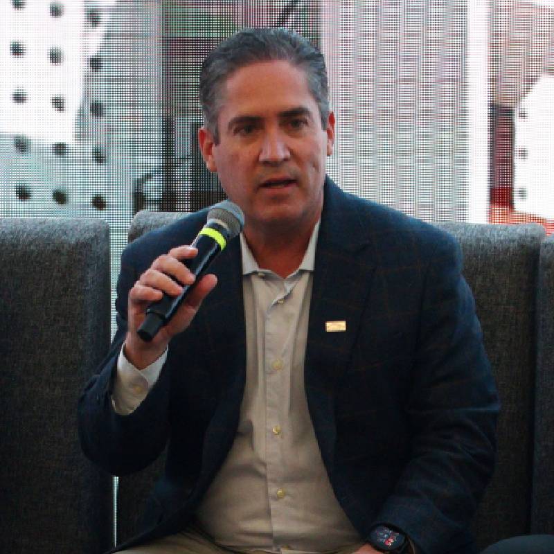 Procesos largos, costos elevados y falta de coordinación entre niveles de gobierno retrasan inversiones y construcción de vivienda en el país