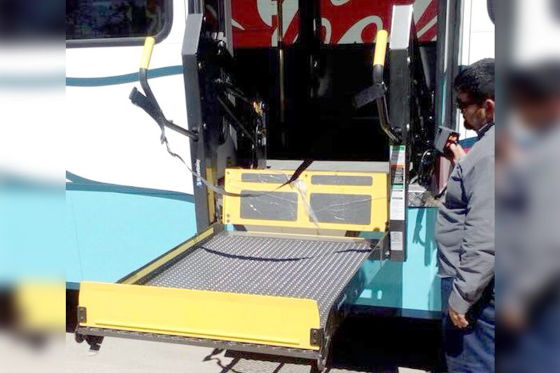 Transporte público adaptará rampa para discapacitados