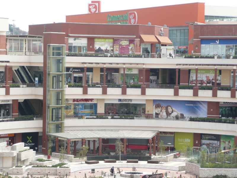 Adquiere Fibra Shop centro comercial en Atizapán - Zona Esmeralda Centro Comercial City Center Bosque Esmeralda