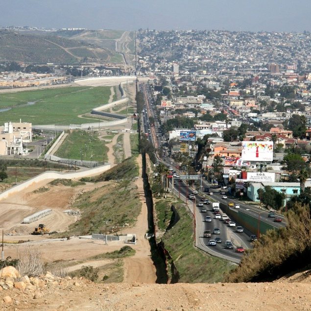 Cierre de la frontera norte por pandemia impulsó comercio mexicano