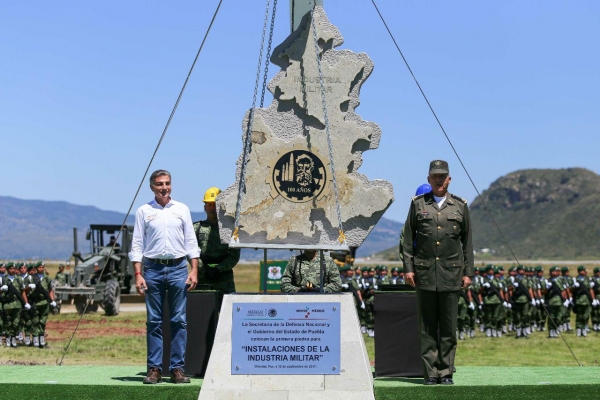 Colocan primera piedra de Industria Militar en Puebla - c6379374f735387d16e3e70bd3a95caa L