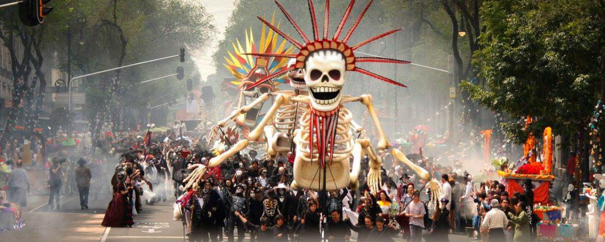 Catrinas, carros alegóricos, ofrendas y más en la celebración del Día de Muertos