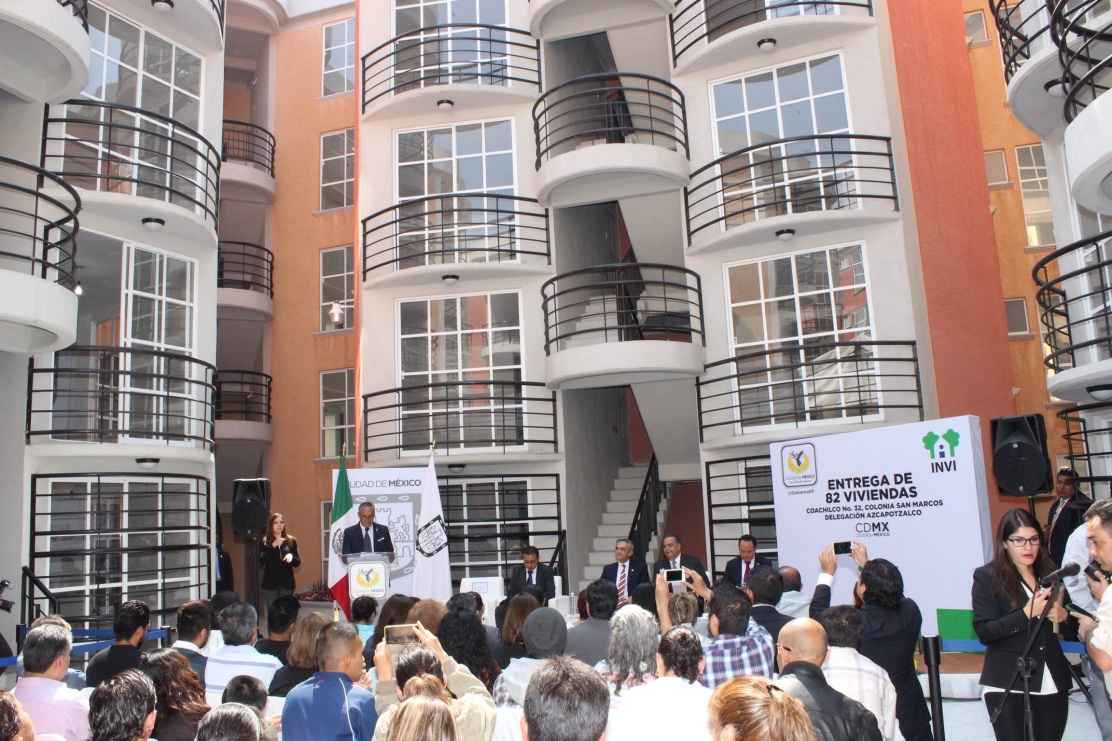 Entrega GDF viviendas sustentables a 237 familias - capitalinos