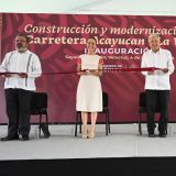 AMLO y Sheibaum inauguran la carretera Acayucan–La Ventosa