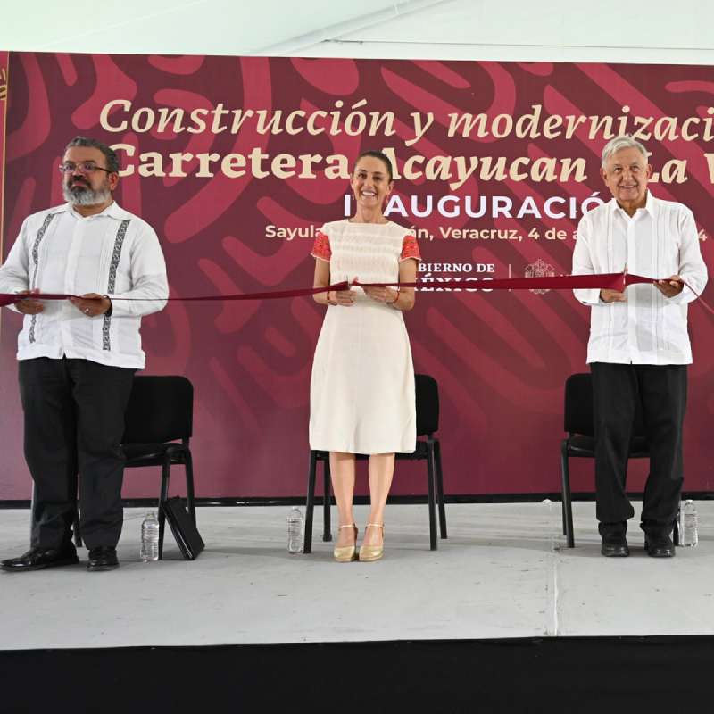 AMLO y Sheibaum inauguran la carretera Acayucan–La Ventosa