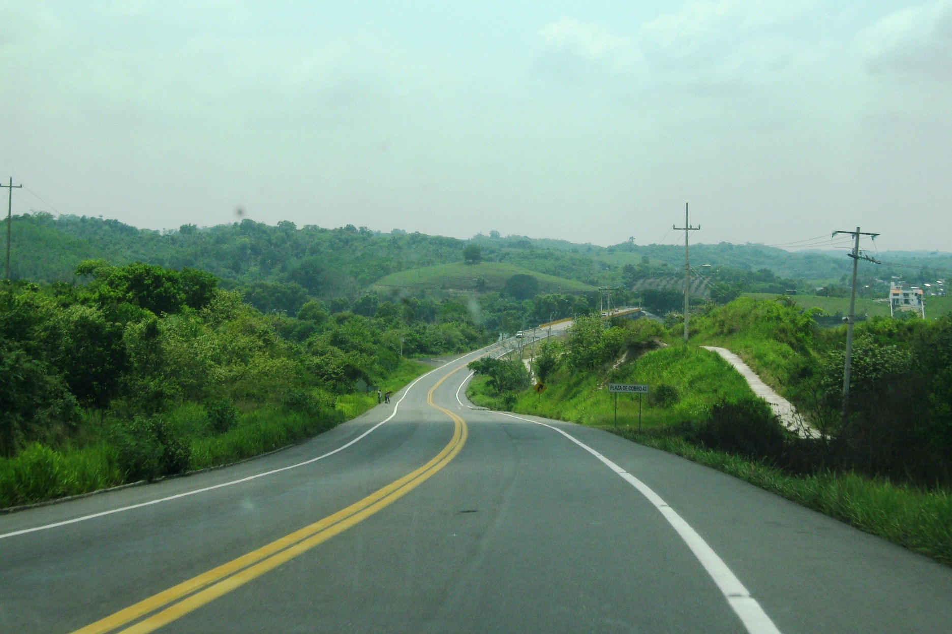 Utilizan concreto resistente en carretera de Veracruz