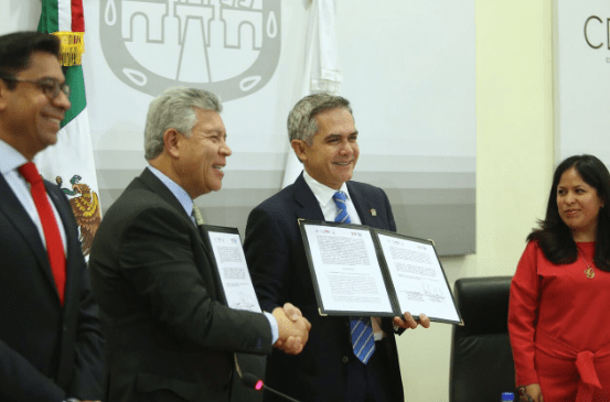 Firman convenio notarios, Infonavit y gobierno de CDMX