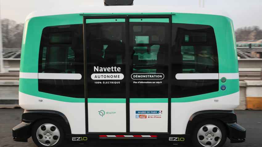 Presentan minibuses eléctricos sin conductor en París - descarga