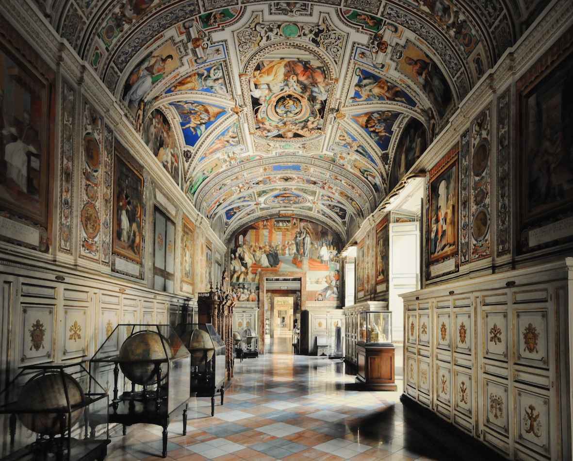 Muestran arquitectura vaticana en exposición