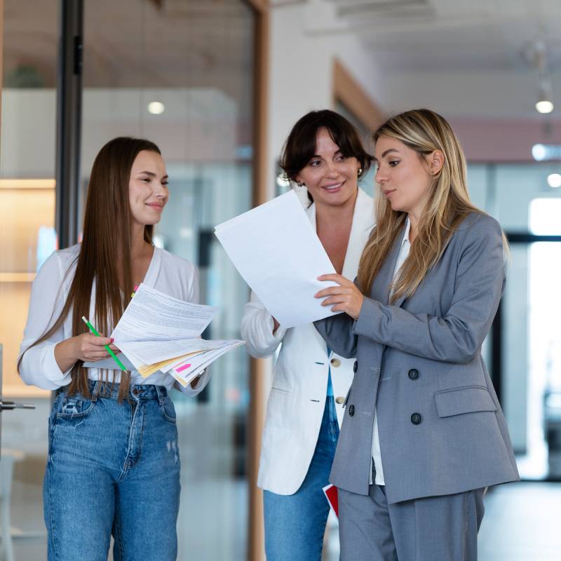 Fibras avanzan en medición de brechas salariales, mayor participación femenina en consejos y esquemas laborales flexibles