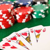 Zone Poker esta diseñado para eliminar el tiempo de espera entre manos mediante un sistema que traslada automáticamente al jugador a una nueva mesa
