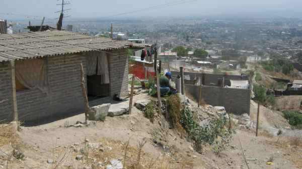 Buscan facultar a la SSP que impida asentamientos irregulares - irregular1