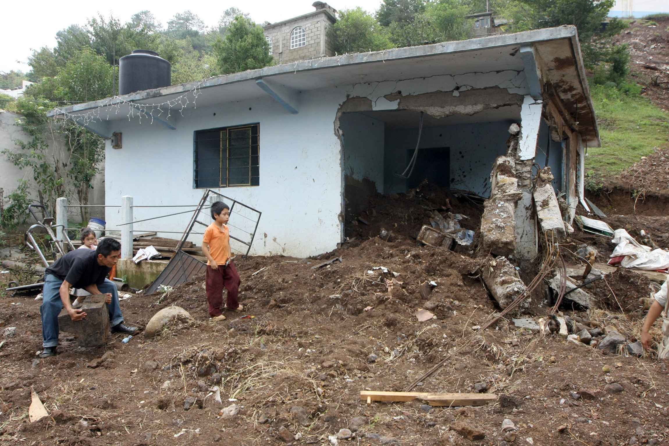 Supervisa Sedatu reconstrucción de casas en Hidalgo - lluvias hidalgo