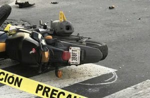 Se reducen 20% hechos de tránsito y fatalidades en la CDMX - moto muerto 1