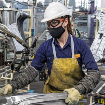 Mujeres fortalecen la competitividad manufacturera en México; Finsa destaca su papel clave y los retos en liderazgo industrial
