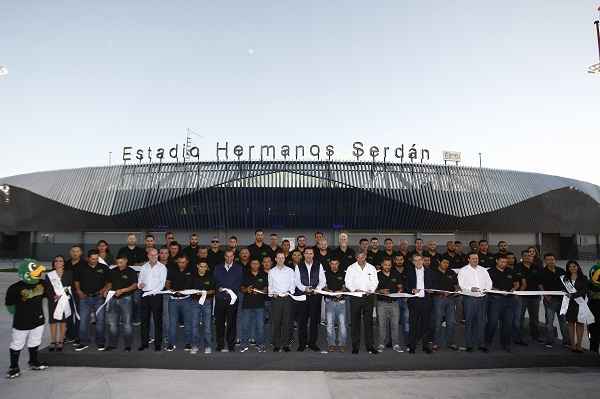 Estadio Hermanos Serdán concluye remodelación