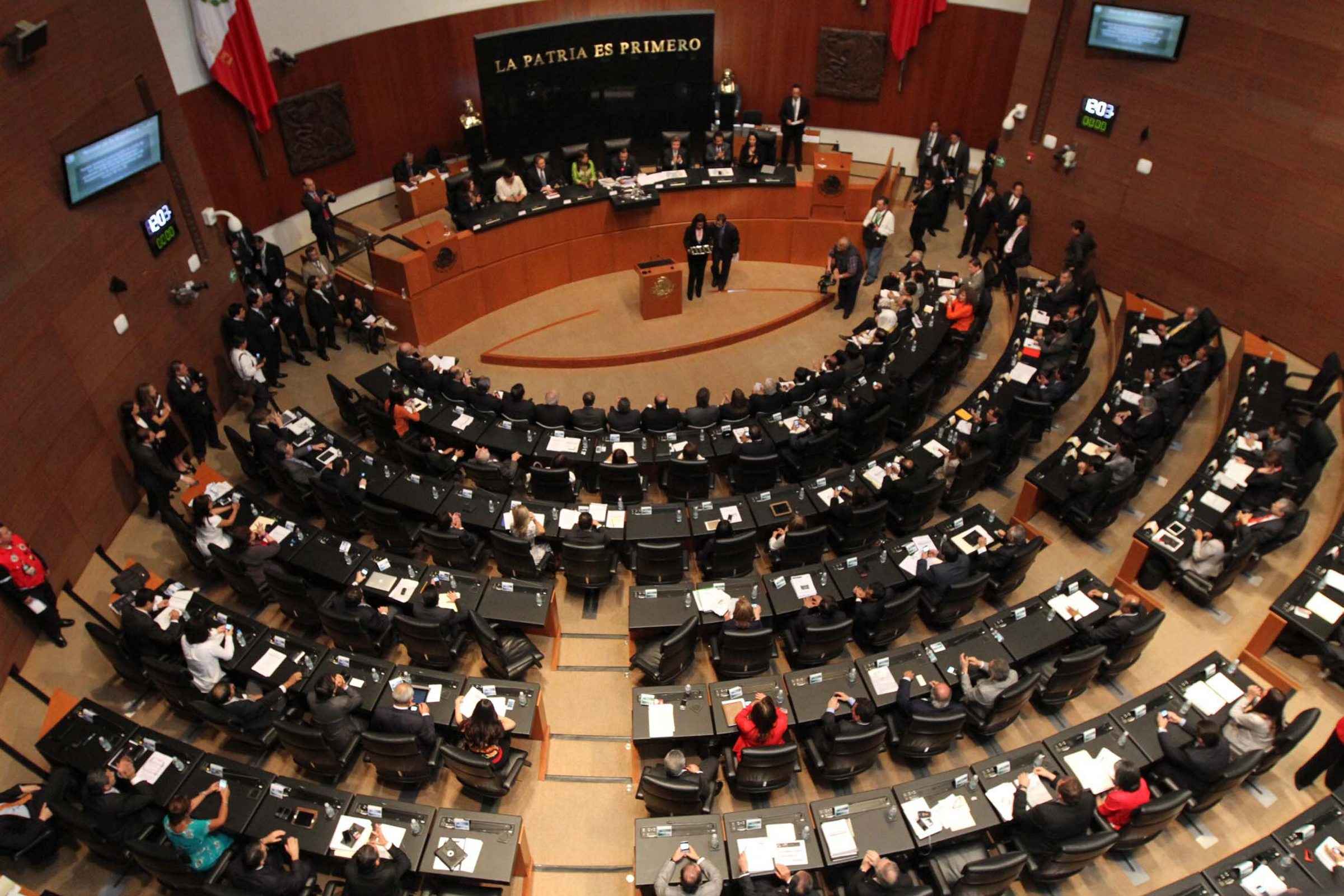 Senado otorga licencia a Penchyna para dirigir el Infonavit - senado 2