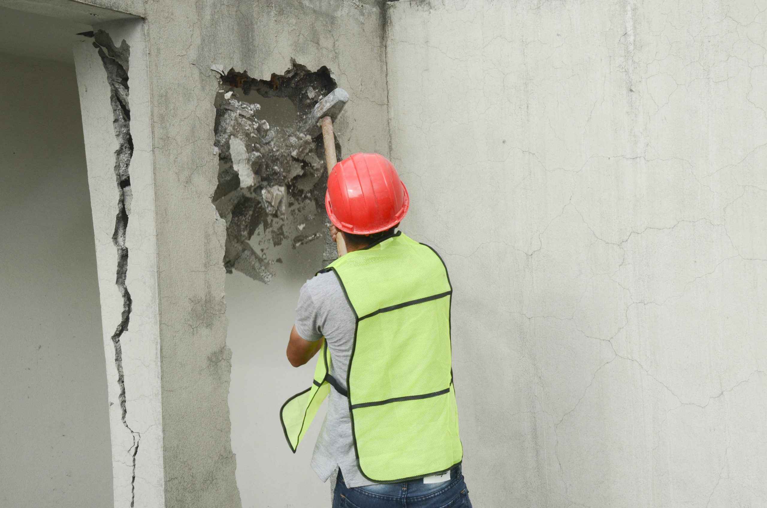 Demolieron pisos excedentes de obra en Coyoacán